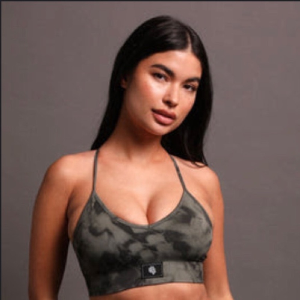 DARC SPORT Lobos Everson Seamless Bra in Cactus
Marble - M